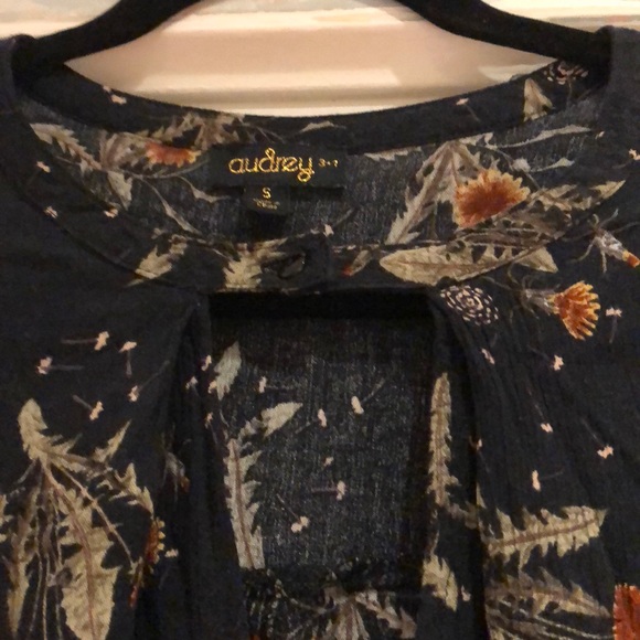 Fall Keyhole Tunic - Picture 5 of 6